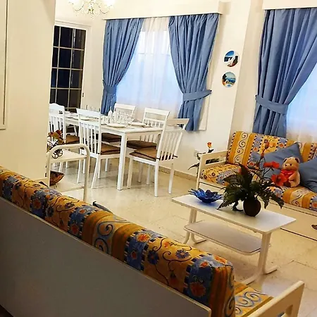 Easystay Two Bedroom Apartment Larnaca Exterior photo